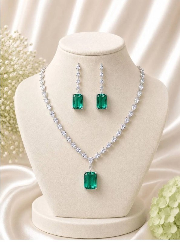 Luxury emerald green crystal necklace and earrings set for women, bridal wedding jewelry with sparkling stones